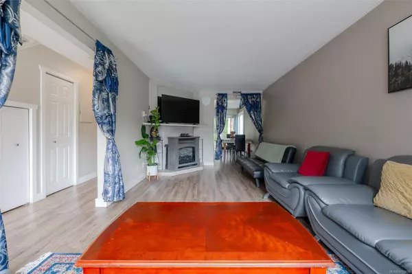 Nanaimo, BC V9R 5S7,644 Nova St