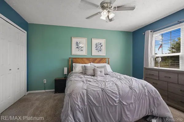 709 VILLAGE DR Fowlerville, MI 48836