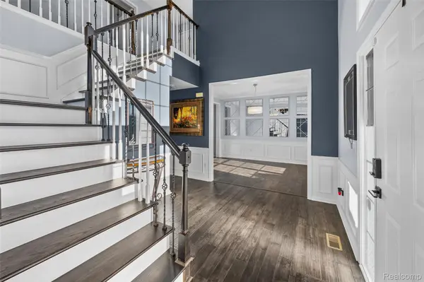 Rochester, MI 48306,4476 Woodcliff CT