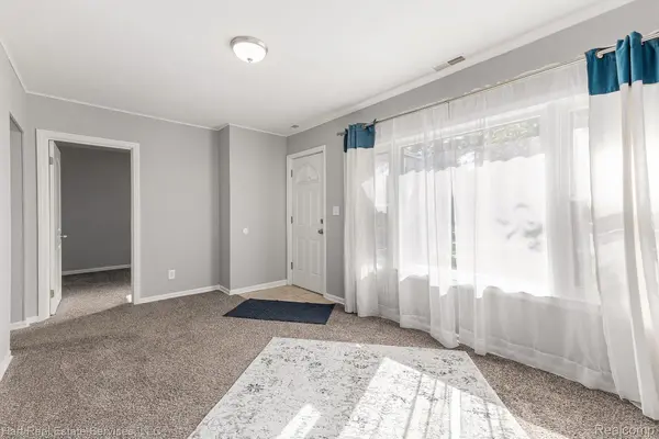 Waterford, MI 48328,1090 Boston AVE