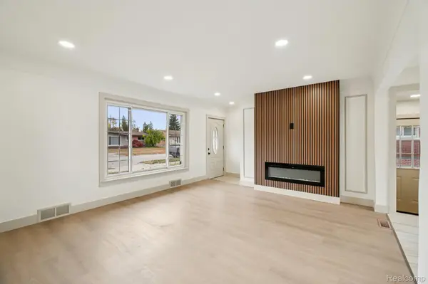 Warren, MI 48092,4749 Lutz DR