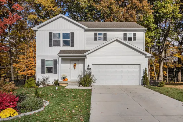 572 Waters WAY,  Watervliet,  MI 49098