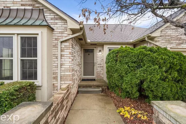 Clinton Township, MI 48038,20947 Riverbend S DR