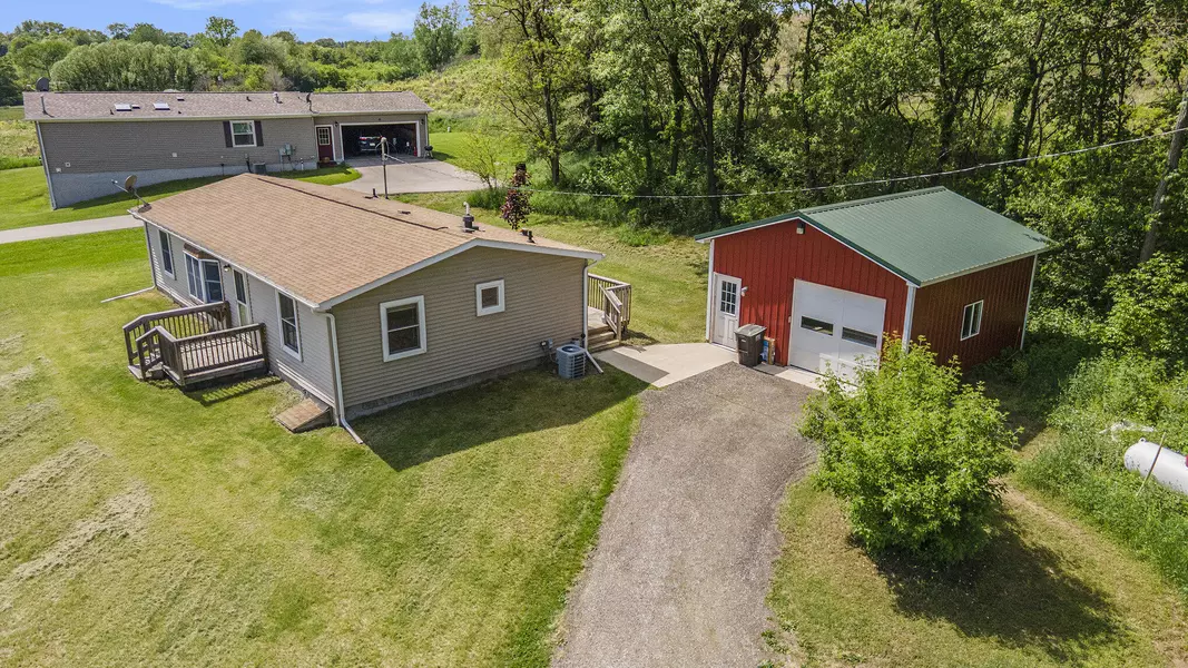 8462 Ann Arbor RD, Grass Lake, MI 49240