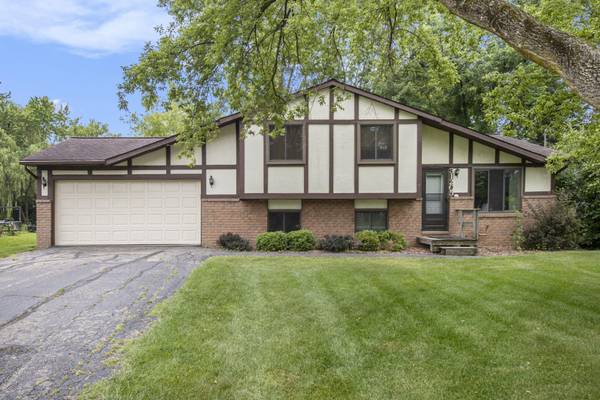 31205 Leelane ST, Farmington Hills, MI 48336