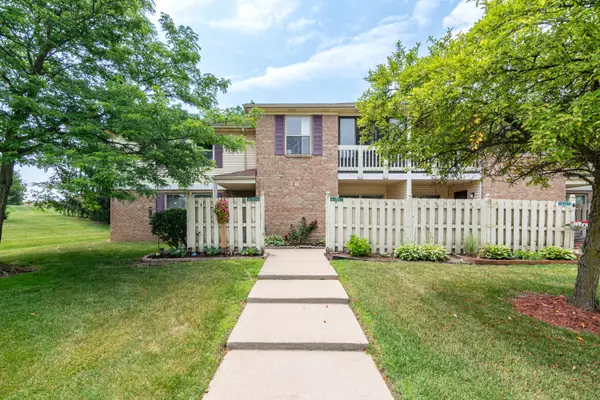 South Lyon, MI 48178,61081 Greenwood DR