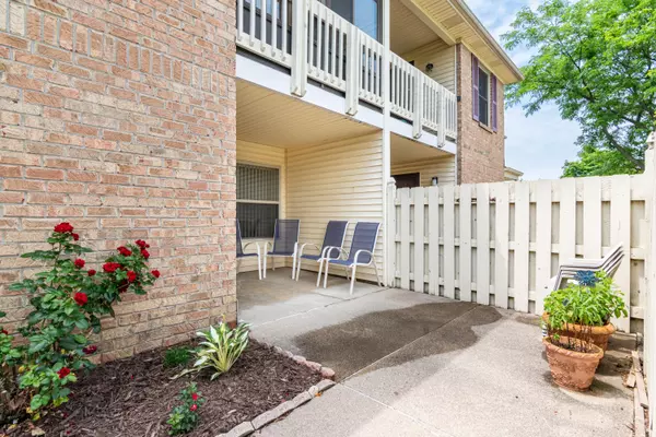 South Lyon, MI 48178,61081 Greenwood DR