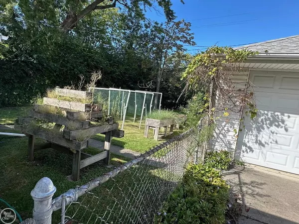 Saint Clair Shores, MI 48081,22313 Benjamin ST