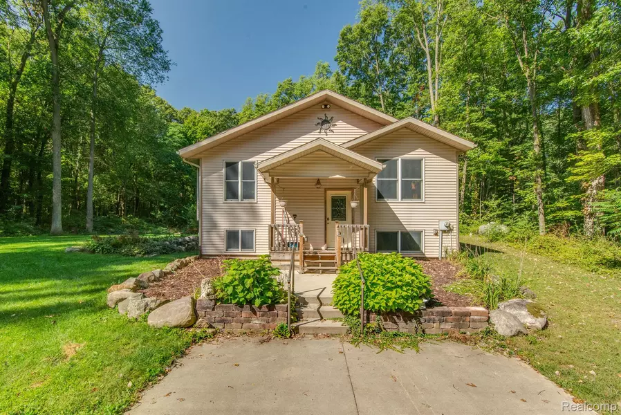 11375 CLINTON RD, Rives Junction, MI 49277