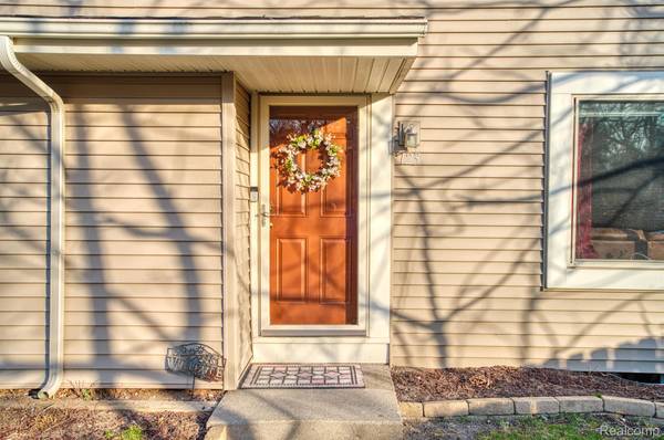 616 RICKETT RD #123, Brighton, MI 48116