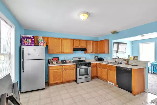 Detroit, MI 48219,19475 VAUGHAN ST