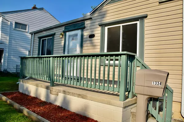 Lincoln Park, MI 48146,1334 APPLEWOOD AVE