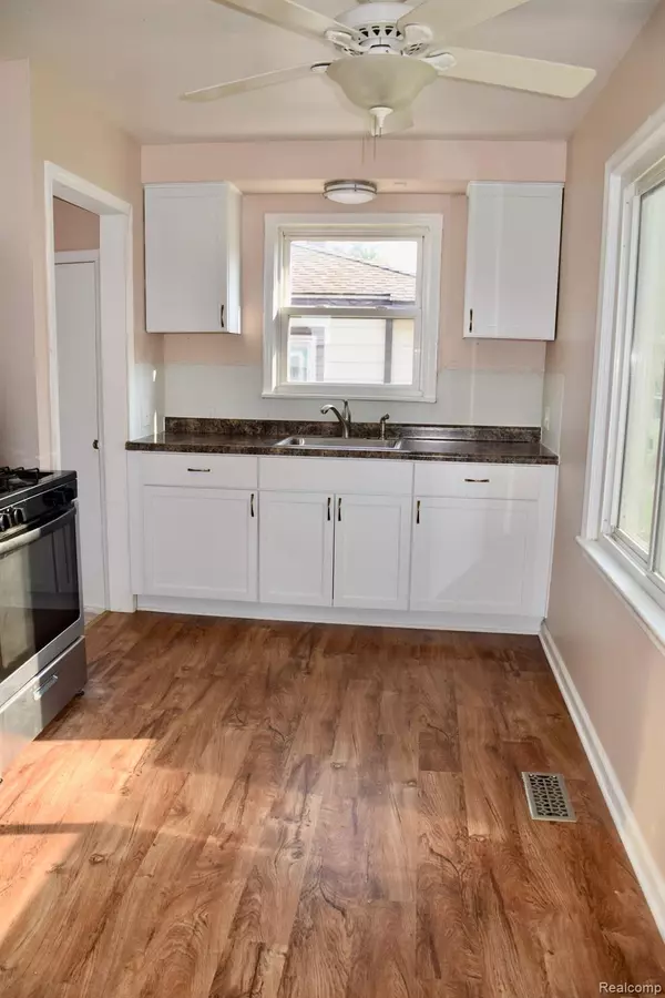 Lincoln Park, MI 48146,1334 APPLEWOOD AVE