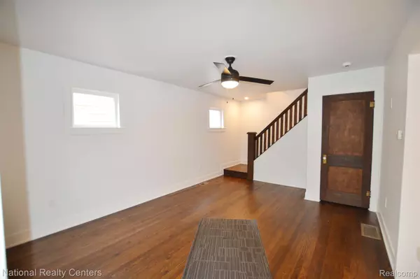 Ferndale, MI 48220,385 E BRECKENRIDGE ST E