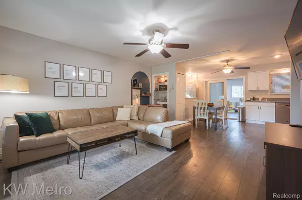 Royal Oak, MI 48073,609 E SUNNYBROOK DR