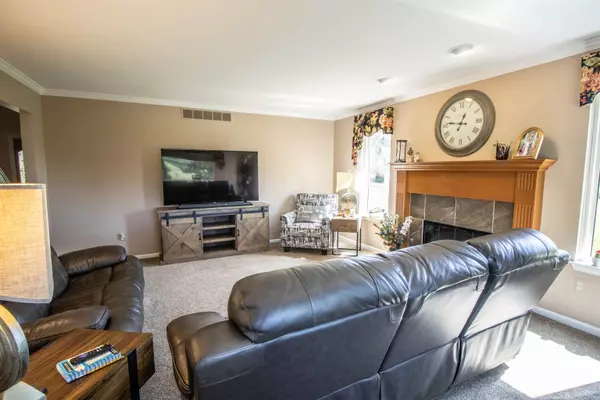 South Lyon, MI 48178,11124 Powhatan CT