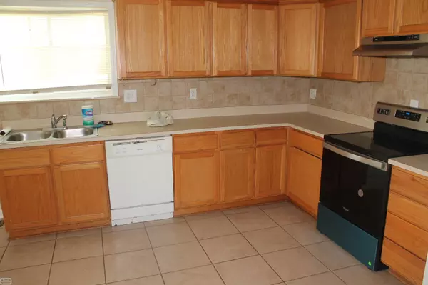 Saint Clair Shores, MI 48082,22709 Avon ST