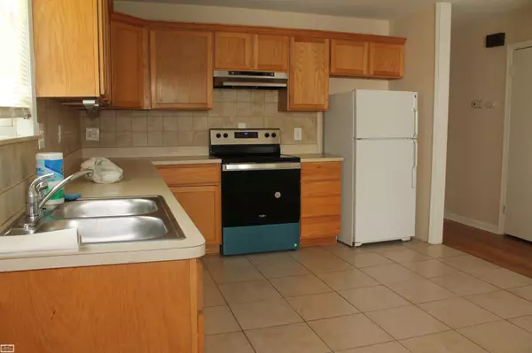 Saint Clair Shores, MI 48082,22709 Avon ST