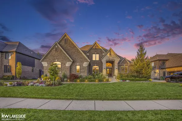 6421 Creekside DR,  Shelby Twp,  MI 48316