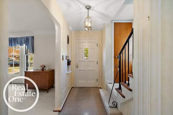 Grosse Pointe Woods, MI 48236,1769 Newcastle RD