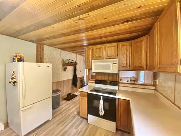 Beulah, MI 49617,1222 S Pioneer RD