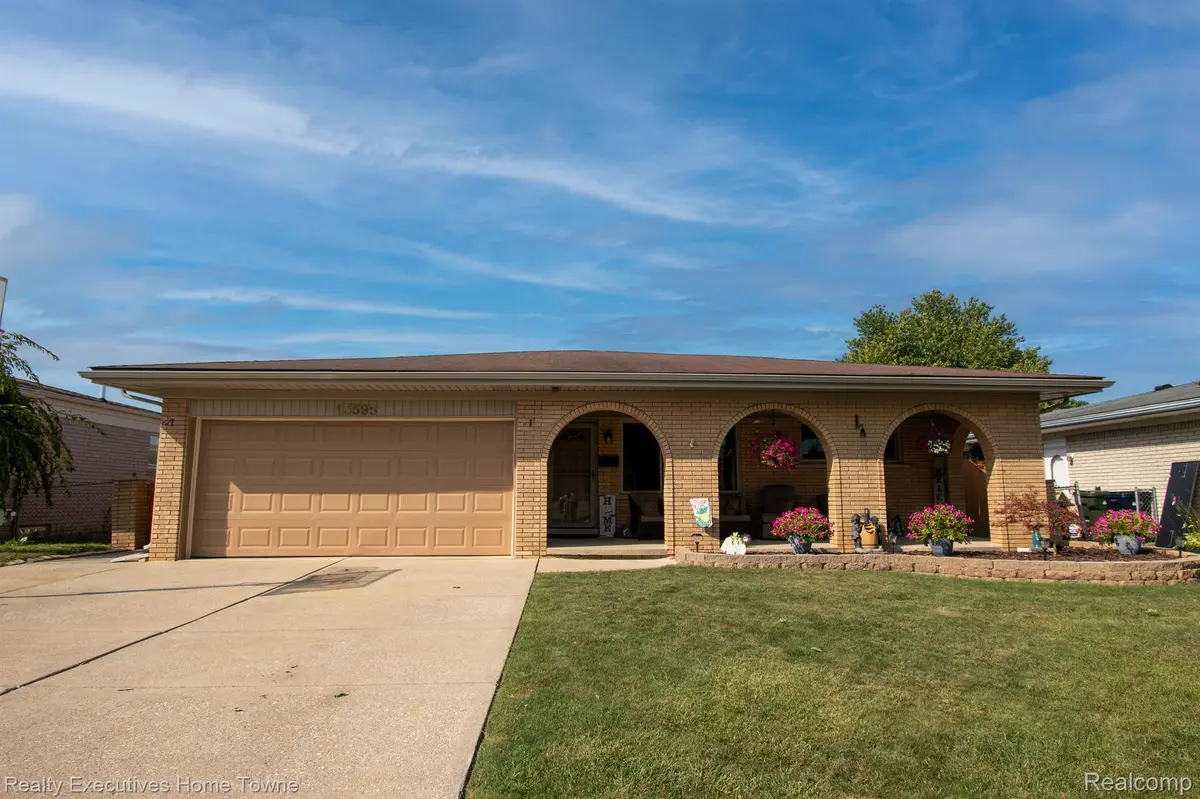 13595 VIOLA DR, Sterling Heights, MI 48312