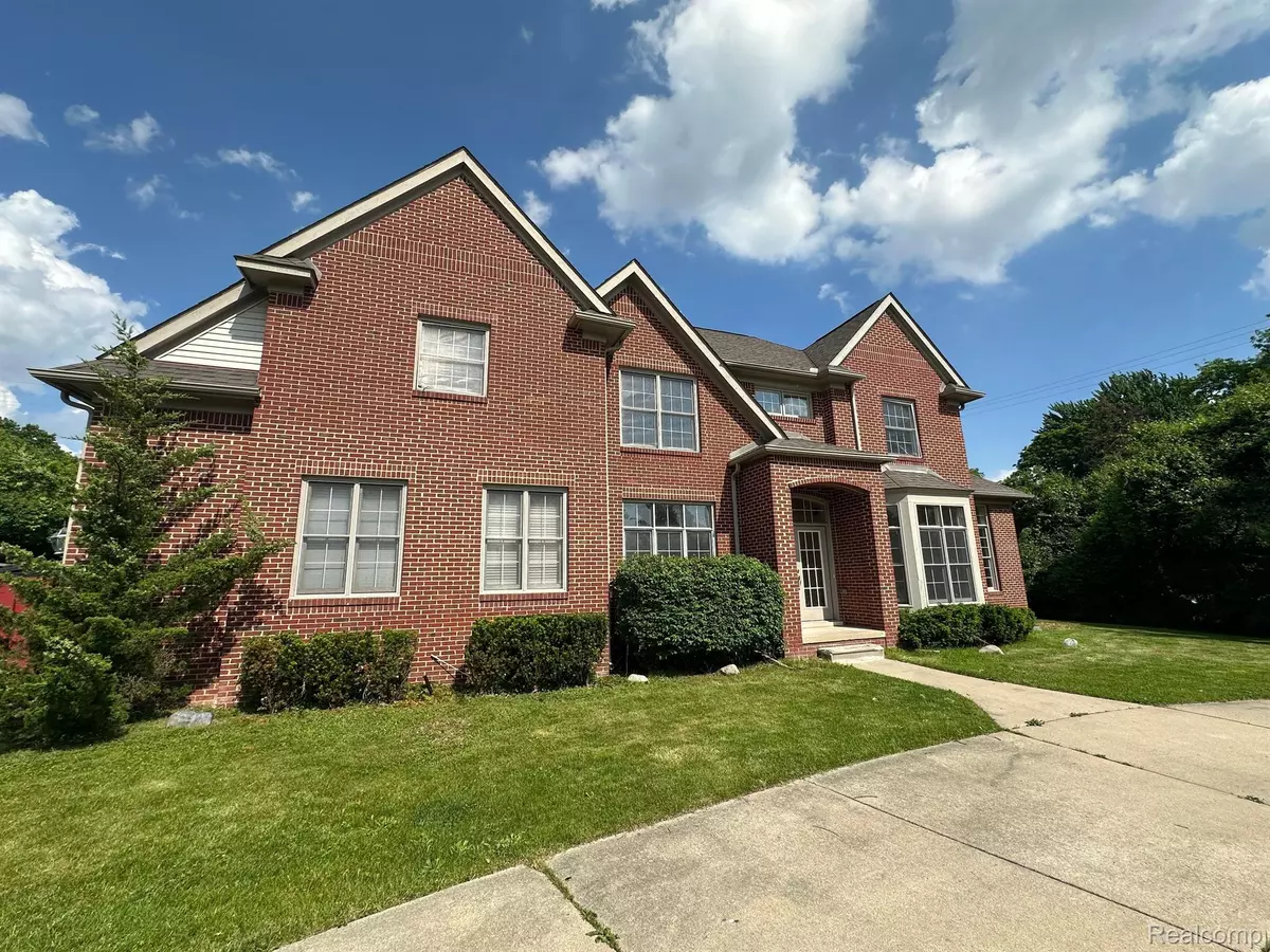 Lathrup Village, MI 48076,27848 CATHALTON