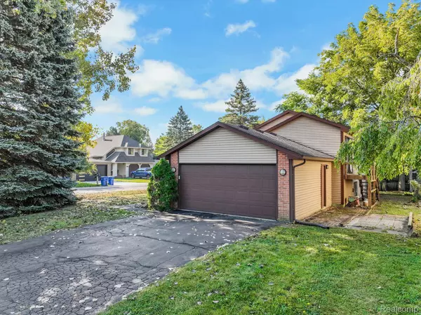 Waterford, MI 48327,4677 MEDINA AVE