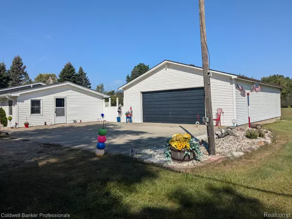 Columbiaville, MI 48421,912 COLUMBIAVILLE RD