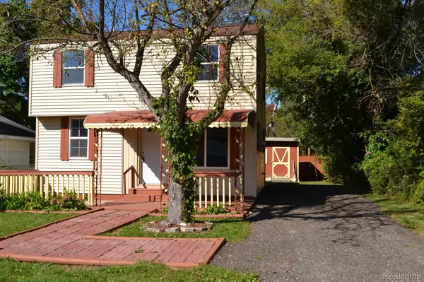 2052 ROSLYN AVE, Flint, MI 48532