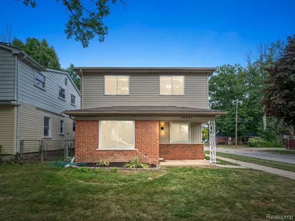 Harper Woods, MI 48225,20953 HAMPTON RD