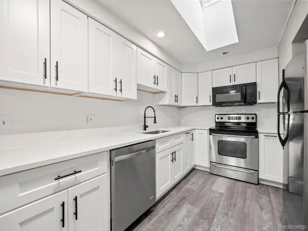 Harper Woods, MI 48225,20953 HAMPTON RD