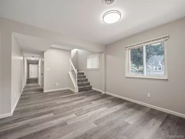 Harper Woods, MI 48225,20953 HAMPTON RD