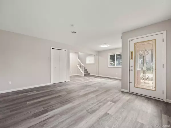 Harper Woods, MI 48225,20953 HAMPTON RD