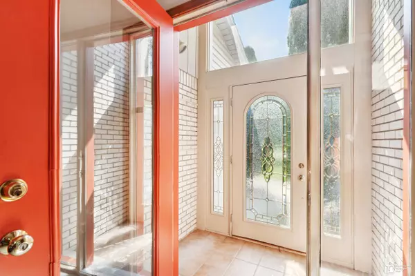 Grosse Ile, MI 48138,7896 Siding CT