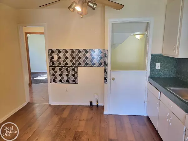 Eastpointe, MI 48021,14928 Veronica AVE