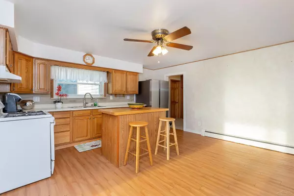 Coleman, MI 48618,815 N Coleman RD