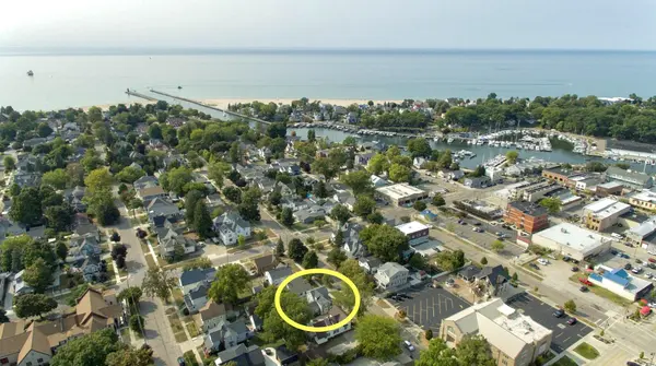 South Haven, MI 49090,414 Michigan AVE