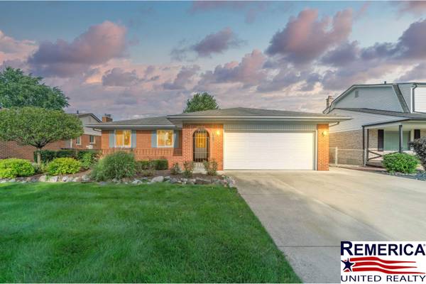 40726 Regency DR, Sterling Heights, MI 48313