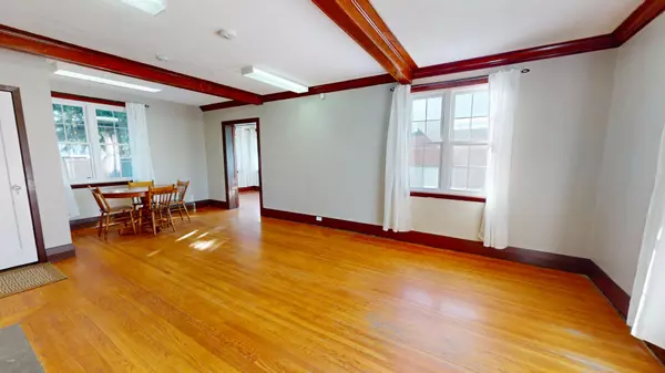 Hanover, ON N4N 2V1,477 12th AVE