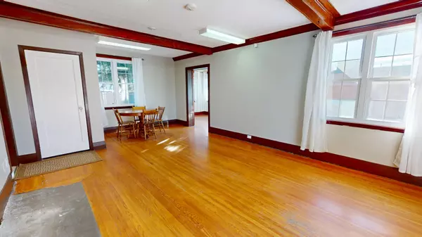 Hanover, ON N4N 2V1,477 12th AVE