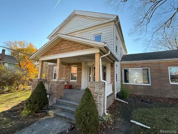 Almont, MI 48003,126 E Saint Clair ST