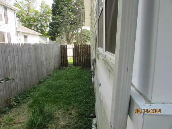 Holly, MI 48442,202 Michigan ST