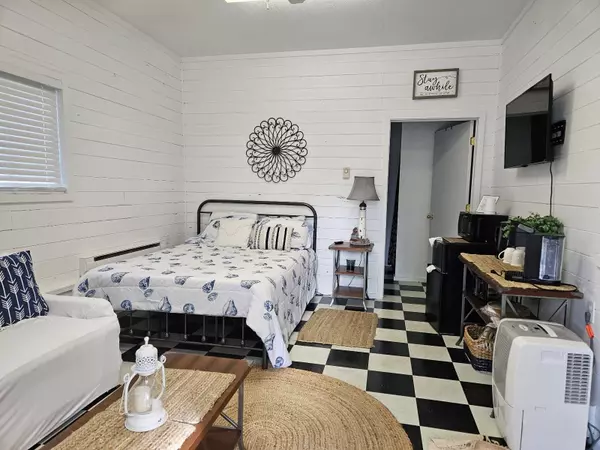 East Tawas, MI 48730,615 E Franklin ST