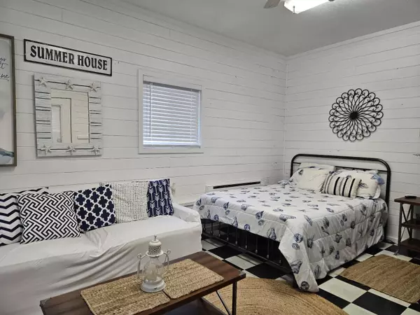 East Tawas, MI 48730,615 E Franklin ST