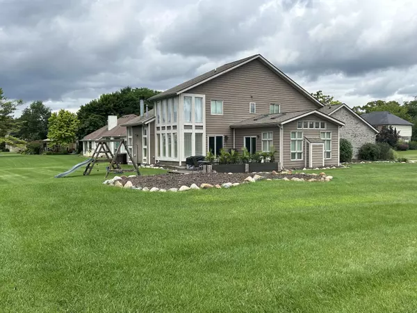 South Lyon, MI 48178,10142 Longford DR