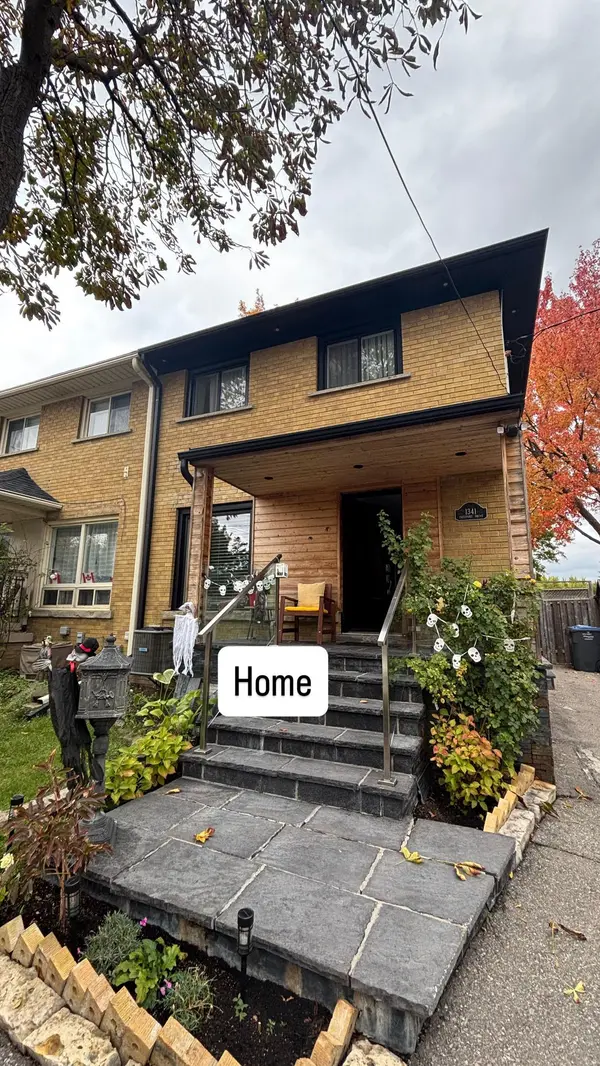 1341 Freeport DR, Mississauga, ON L5C 1S5