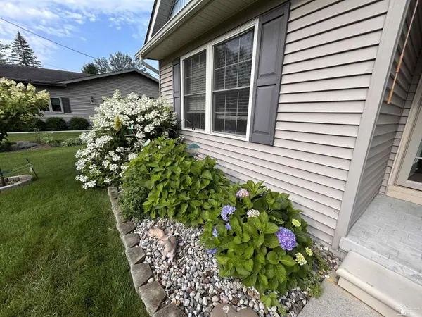 Prudenville, MI 48651,102 White Deer TRL