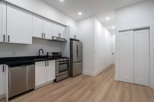 Toronto W02, ON M6P 1X6,2555 Dundas ST W #Main Floor