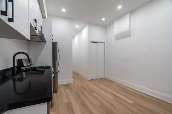 Toronto W02, ON M6P 1X6,2555 Dundas ST W #Main Floor